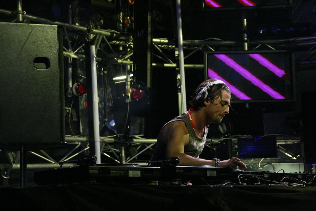 Axwell's image